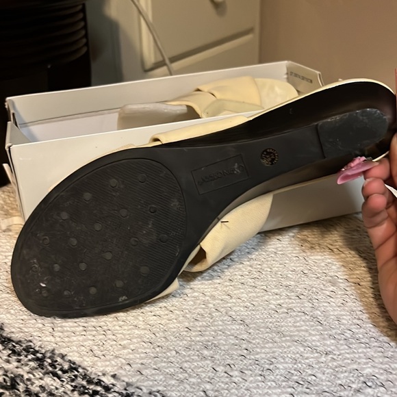 Casual or Dressy White Women’s Wedges - Picture 2 of 4